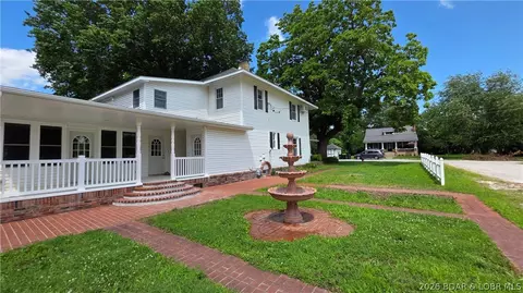 Exterior - 501 N Monroe, Versailles, MO 65084 photo 5 of 8