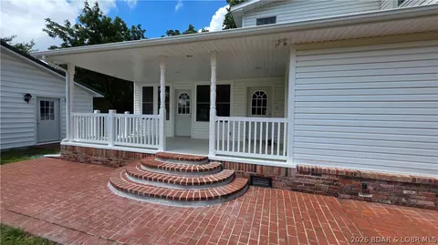 Exterior - 501 N Monroe, Versailles, MO 65084 photo 2 of 8