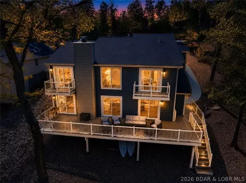 290 Woodhaven Cir, Lake Ozark, MO 65049