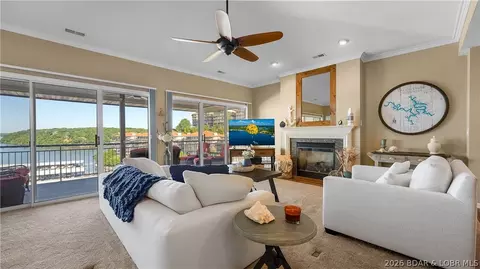 202 E Palisades Condo Dr #4B, Lake Ozark, MO 65049