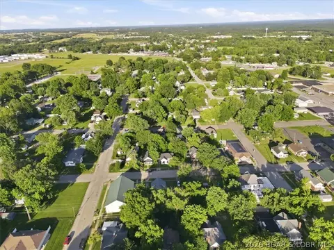 View/Area - 209 N Maple St, Eldon, MO 65026 photo 1 of 3