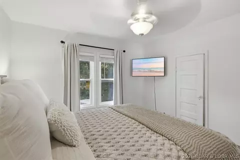 Bedroom - 209 N Maple St, Eldon, MO 65026 photo 4 of 4