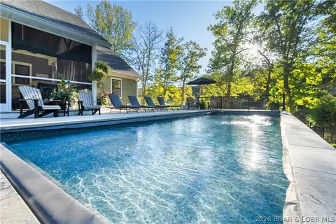 336 Cherry Hill Ln, Lake Ozark, MO 65049