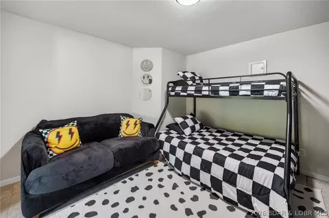 Bedroom - 25 Old Sassafrass Rd, Eldon, MO 65026 photo 4 of 11