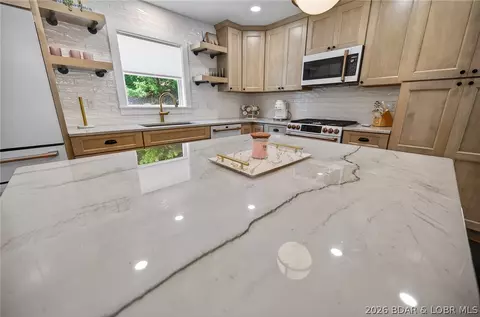Kitchen - 25 Old Sassafrass Rd, Eldon, MO 65026 photo 3 of 5