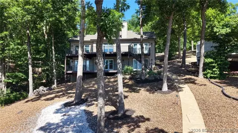 197 Imperial Point Dr, Lake Ozark, MO 65049