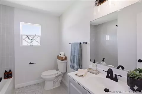 Bath - 1024 Jay St, Eldon, MO 65026 photo 2 of 3