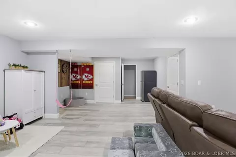 Entry Way - 158 Apache Rd, Four Seasons, MO 65049 photo 2 of 4