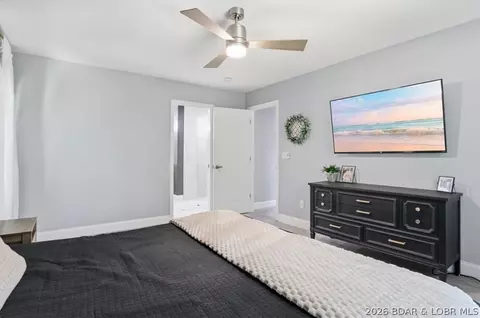 Bedroom - 158 Apache Rd, Four Seasons, MO 65049 photo 11 of 16