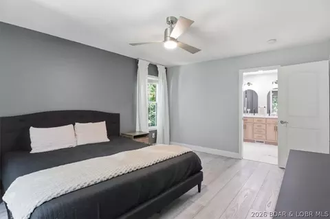 Bedroom - 158 Apache Rd, Four Seasons, MO 65049 photo 10 of 16