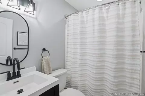 Bath - 158 Apache Rd, Four Seasons, MO 65049 photo 1 of 4