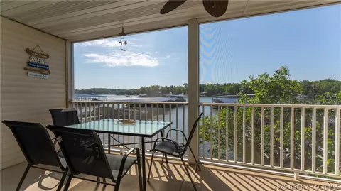 180 Lakeview Resort Blvd #2B, Sunrise Beach, MO 65079