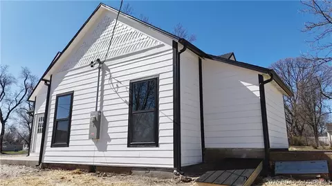 Exterior - 130 Grand Ave, Eldon, MO 65026 photo 1 of 5