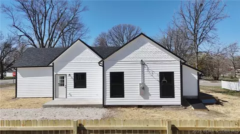 Exterior - 130 Grand Ave, Eldon, MO 65026 photo 2 of 5