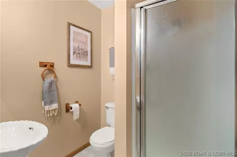 Bath - 122 Hicks Dr, Eldon, MO 65026 photo 2 of 3