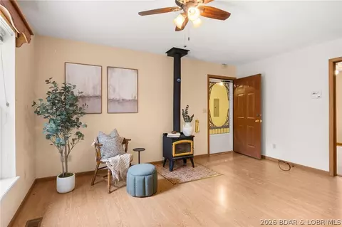 Living - 122 Hicks Dr, Eldon, MO 65026 photo 2 of 4