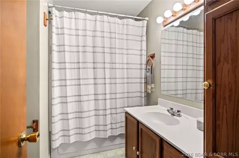 Bath - 122 Hicks Dr, Eldon, MO 65026 photo 1 of 3