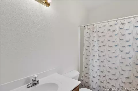 Bath - 20 Sunny Meadows Dr, Kaiser, MO 65047 photo 3 of 4