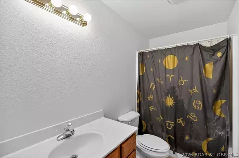 Bath - 20 Sunny Meadows Dr, Kaiser, MO 65047 photo 2 of 4