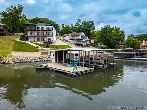 131 Hawk Cir, Lake Ozark, MO 65049