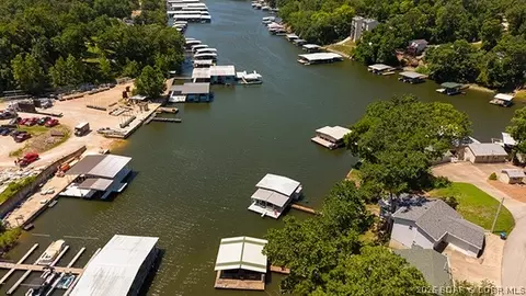 61 Leisure Rd, Eldon, MO 65026