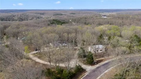26877 Arrowhead Cove Dr, Rocky Mount, MO 65072