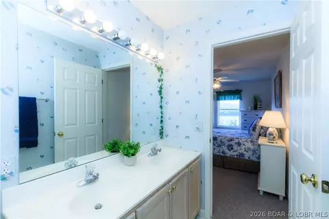 Bath - 601 Park Place Dr #3B, Kaiser, MO 65047 photo 2 of 4
