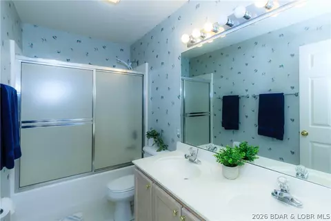 Bath - 601 Park Place Dr #3B, Kaiser, MO 65047 photo 1 of 4