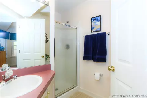 Bath - 601 Park Place Dr #3B, Kaiser, MO 65047 photo 3 of 4