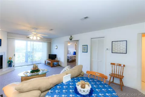 Living - 601 Park Place Dr #3B, Kaiser, MO 65047 photo 2 of 5