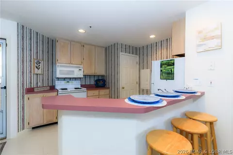 Kitchen - 601 Park Place Dr #3B, Kaiser, MO 65047 photo 1 of 5
