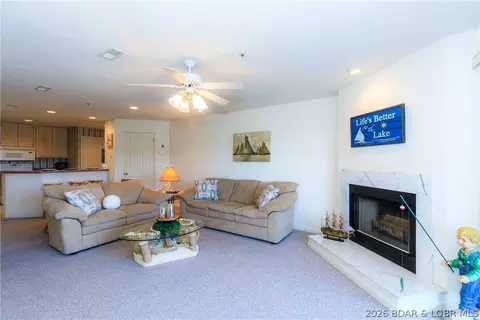 601 Park Place Dr #3B, Kaiser, MO 65047