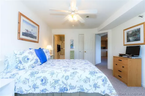 Bedroom - 601 Park Place Dr #3B, Kaiser, MO 65047 photo 2 of 8