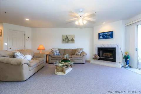 Living - 601 Park Place Dr #3B, Kaiser, MO 65047 photo 4 of 5