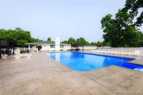 Exterior - 601 Park Place Dr #3B, Kaiser, MO 65047 photo 9 of 12