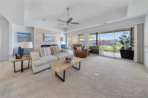 372 W Palisades Dr #4A, Lake Ozark, MO 65049
