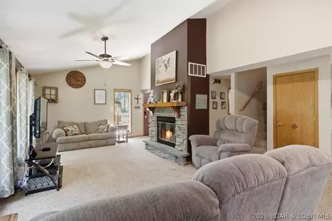 17 Timberlane Rd, Eldon, MO 65026 photo 8
