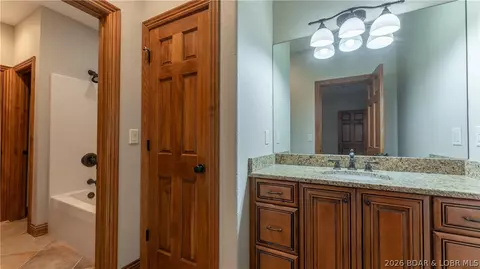 Bath - 5745 Tree Leaf Ct, Osage Beach, MO 65065 photo 6 of 8