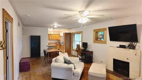 205 S Grand Ave, Eldon, MO 65026