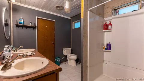 Bath - 98 Round Table Dr, Camdenton, MO 65020 photo 1 of 1