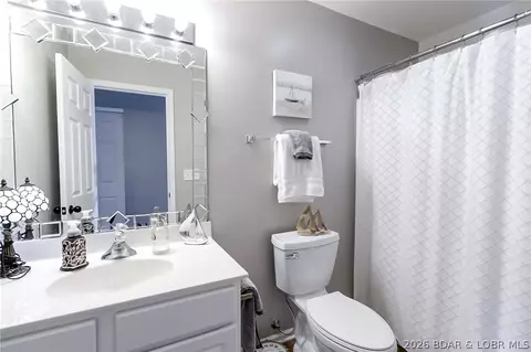 Bath - 54 Park Pool Dr #4A, Kaiser, MO 65047 photo 2 of 2