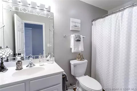 Bath - 54 Park Pool Dr #4A, Kaiser, MO 65047 photo 2 of 2