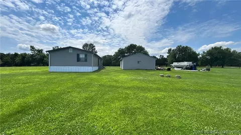 Exterior - 796 SE 1051 Rd, Deepwater, MO 64740 photo 2 of 3