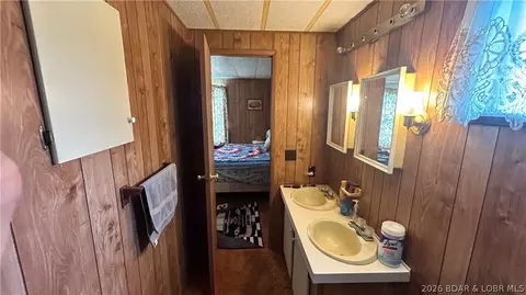 Bath - 796 SE 1051 Rd, Deepwater, MO 64740 photo 4 of 5