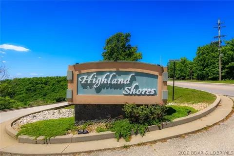 315 Highland Shores Dr #3D, Lake Ozark, MO 65049
