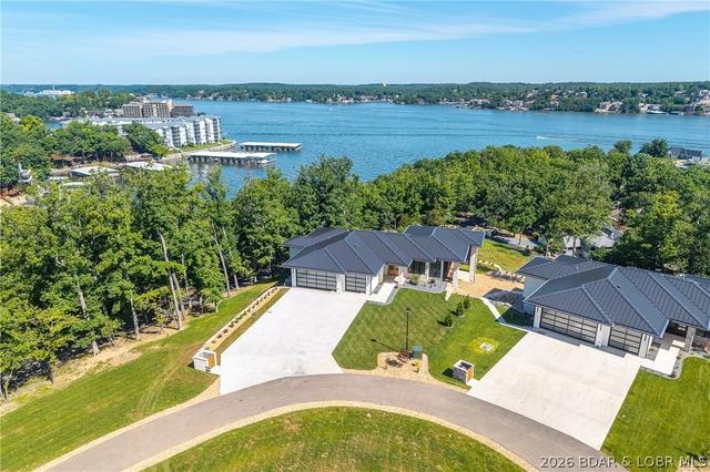 166 Big Bear Dr, Lake Ozark, MO 65049