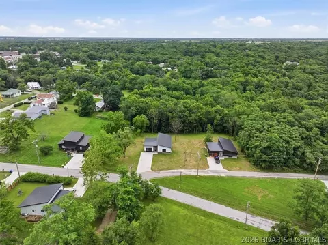 View/Area - 405 E Lafayette St, Versailles, MO 65084 photo 1 of 3