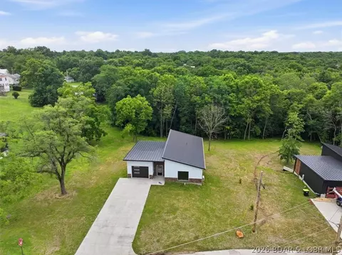 View/Area - 405 E Lafayette St, Versailles, MO 65084 photo 2 of 3