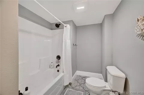 Bath - 2437 Mohawk Ln, Osage Beach, MO 65065 photo 8 of 10