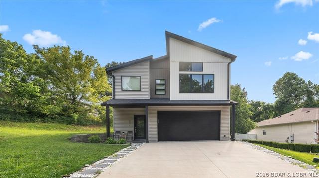 33 Hidden Cave Dr, Osage Beach, MO 65065